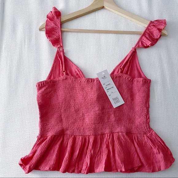 Crinkled Keyhole Cut Out Semi Cropped Tank Top - Picture 8 of 10